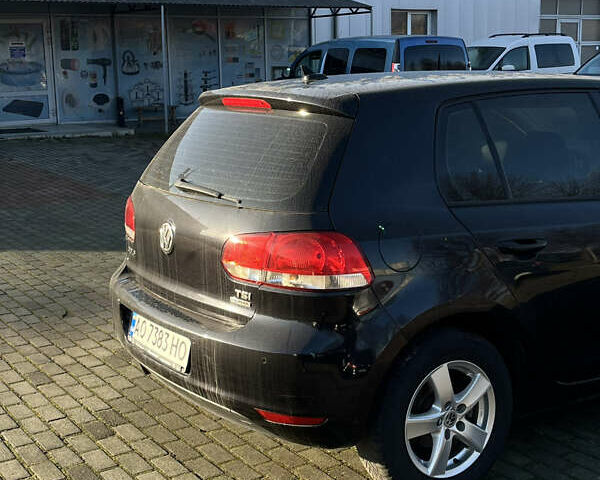 Черный Фольксваген Гольф, объемом двигателя 1.2 л и пробегом 243 тыс. км за 7700 $, фото 8 на Automoto.ua