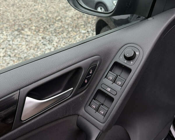 Черный Фольксваген Гольф, объемом двигателя 1.4 л и пробегом 184 тыс. км за 7499 $, фото 21 на Automoto.ua