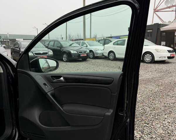 Черный Фольксваген Гольф, объемом двигателя 1.4 л и пробегом 184 тыс. км за 7499 $, фото 32 на Automoto.ua