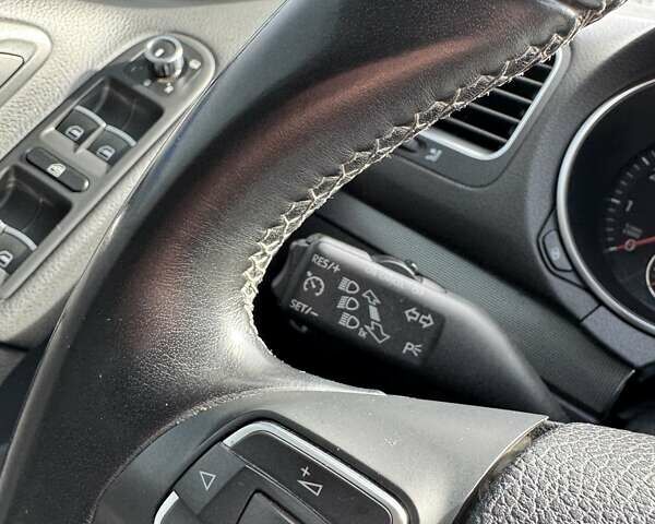 Черный Фольксваген Гольф, объемом двигателя 1.39 л и пробегом 155 тыс. км за 8900 $, фото 15 на Automoto.ua