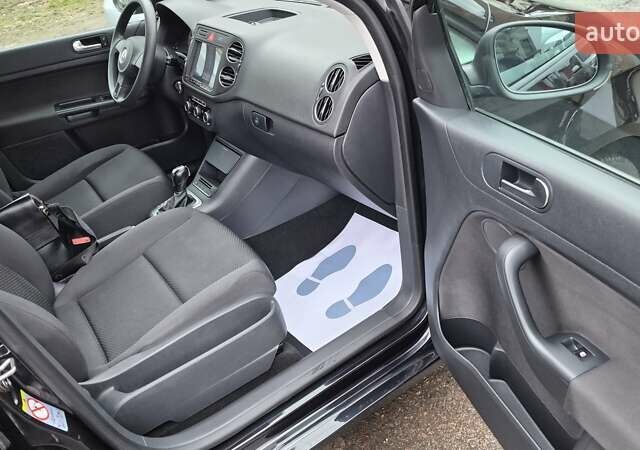 Черный Фольксваген Гольф, объемом двигателя 1.39 л и пробегом 187 тыс. км за 8550 $, фото 26 на Automoto.ua