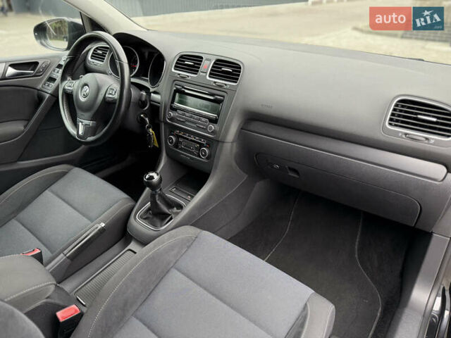 Черный Фольксваген Гольф, объемом двигателя 1.6 л и пробегом 160 тыс. км за 7500 $, фото 14 на Automoto.ua