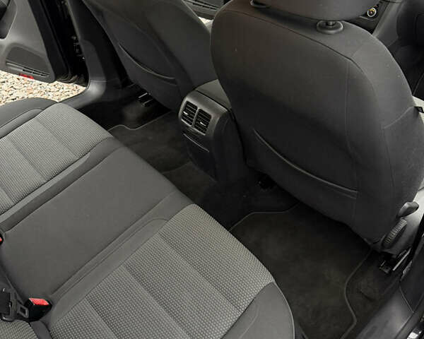 Черный Фольксваген Гольф, объемом двигателя 1.4 л и пробегом 184 тыс. км за 7499 $, фото 37 на Automoto.ua