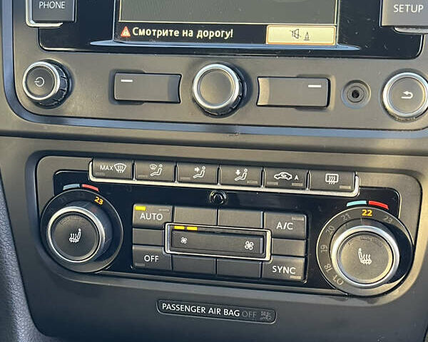 Черный Фольксваген Гольф, объемом двигателя 1.2 л и пробегом 243 тыс. км за 7700 $, фото 20 на Automoto.ua