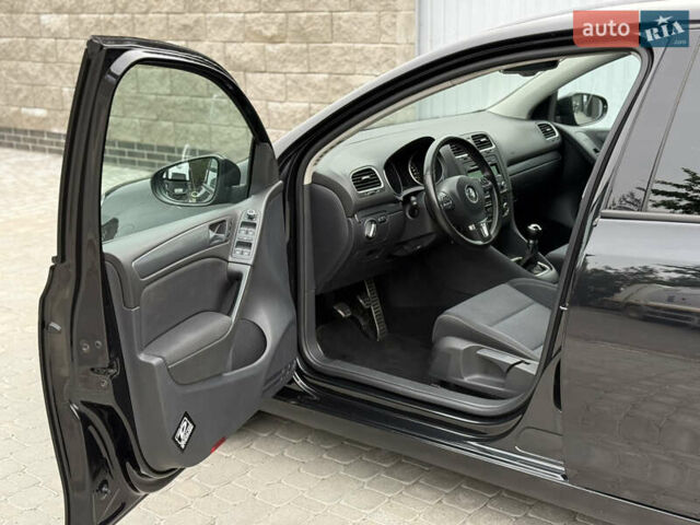 Черный Фольксваген Гольф, объемом двигателя 1.6 л и пробегом 160 тыс. км за 7500 $, фото 6 на Automoto.ua