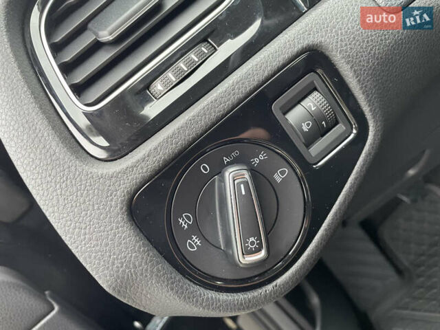 Черный Фольксваген Гольф, объемом двигателя 1.4 л и пробегом 174 тыс. км за 11600 $, фото 14 на Automoto.ua