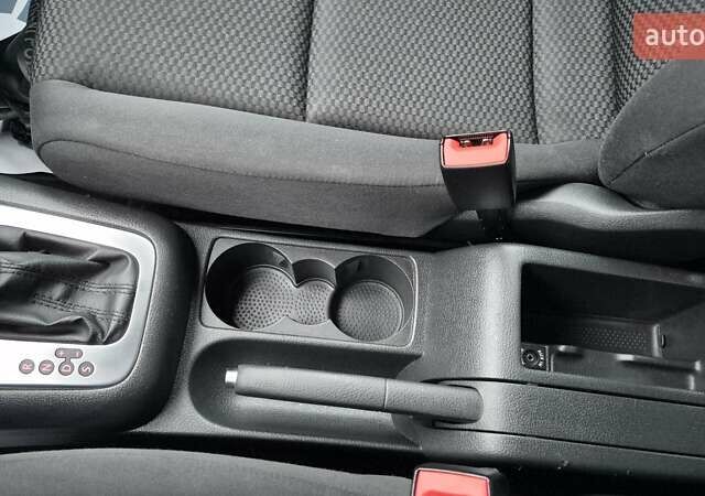 Черный Фольксваген Гольф, объемом двигателя 1.39 л и пробегом 187 тыс. км за 8550 $, фото 45 на Automoto.ua