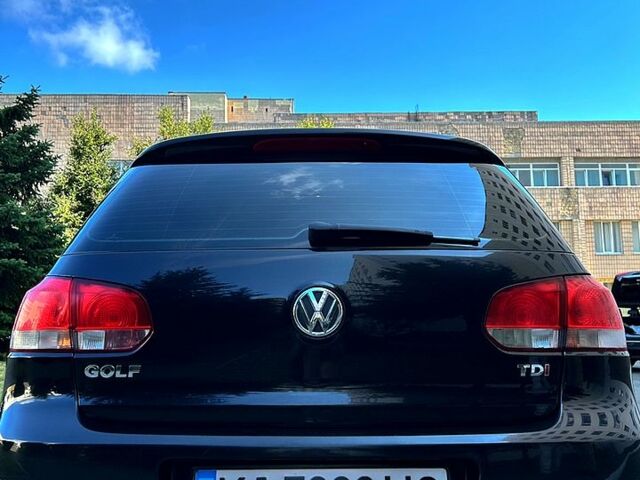 Черный Фольксваген Гольф, объемом двигателя 1.6 л и пробегом 237 тыс. км за 9500 $, фото 1 на Automoto.ua