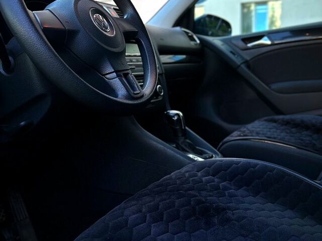 Черный Фольксваген Гольф, объемом двигателя 1.6 л и пробегом 237 тыс. км за 9500 $, фото 2 на Automoto.ua