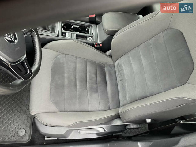 Черный Фольксваген Гольф, объемом двигателя 1.4 л и пробегом 174 тыс. км за 11600 $, фото 13 на Automoto.ua