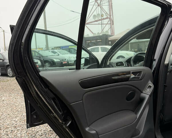 Черный Фольксваген Гольф, объемом двигателя 1.4 л и пробегом 184 тыс. км за 7499 $, фото 31 на Automoto.ua