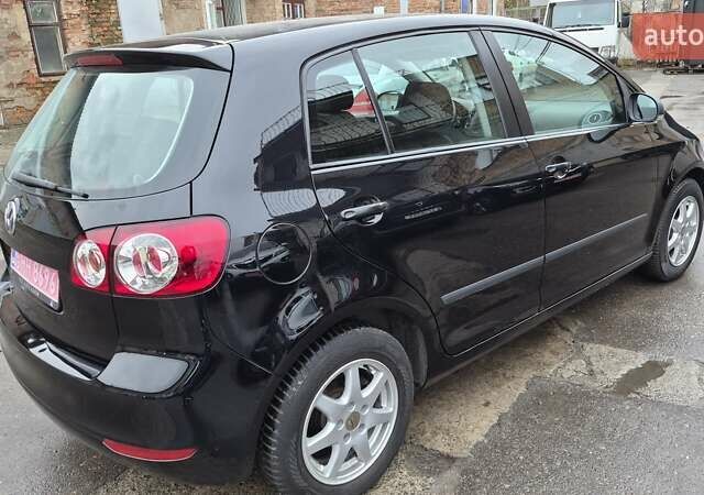 Черный Фольксваген Гольф, объемом двигателя 1.39 л и пробегом 187 тыс. км за 8550 $, фото 11 на Automoto.ua