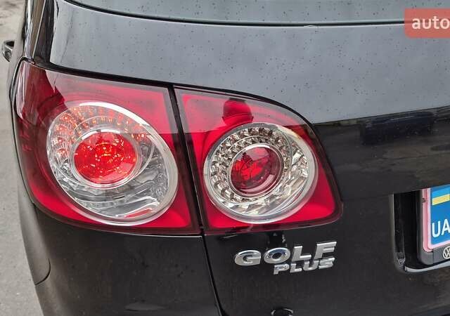 Черный Фольксваген Гольф, объемом двигателя 1.39 л и пробегом 187 тыс. км за 8550 $, фото 40 на Automoto.ua