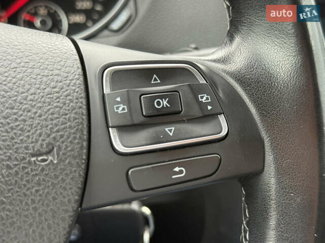 Черный Фольксваген Гольф, объемом двигателя 1.6 л и пробегом 160 тыс. км за 7500 $, фото 20 на Automoto.ua