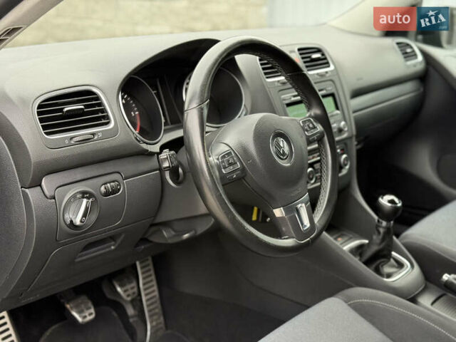 Черный Фольксваген Гольф, объемом двигателя 1.6 л и пробегом 160 тыс. км за 7500 $, фото 8 на Automoto.ua