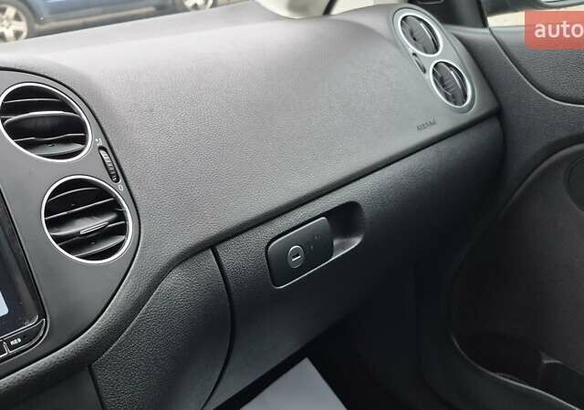 Черный Фольксваген Гольф, объемом двигателя 1.39 л и пробегом 187 тыс. км за 8550 $, фото 25 на Automoto.ua