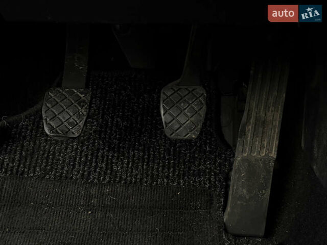 Черный Фольксваген Гольф, объемом двигателя 1.4 л и пробегом 184 тыс. км за 7499 $, фото 28 на Automoto.ua