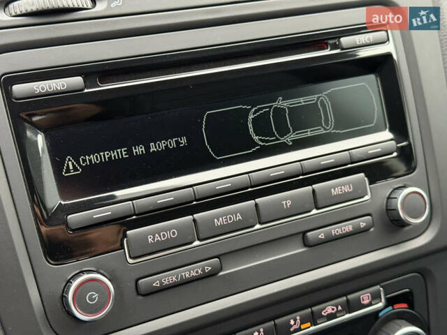 Черный Фольксваген Гольф, объемом двигателя 1.6 л и пробегом 160 тыс. км за 7500 $, фото 17 на Automoto.ua