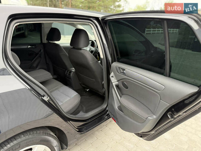 Черный Фольксваген Гольф, объемом двигателя 1.6 л и пробегом 160 тыс. км за 7500 $, фото 15 на Automoto.ua