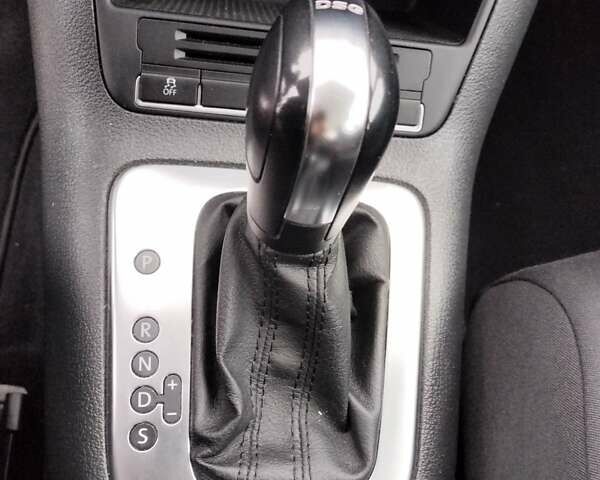 Чорний Фольксваген Гольф, об'ємом двигуна 1.39 л та пробігом 187 тис. км за 8350 $, фото 60 на Automoto.ua