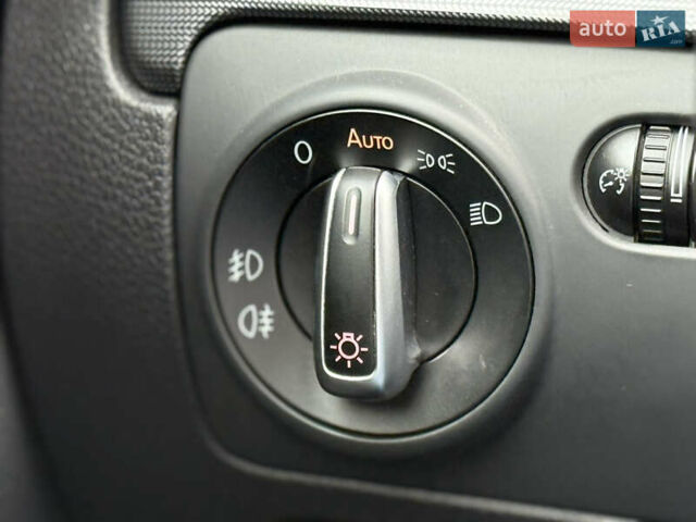 Черный Фольксваген Гольф, объемом двигателя 1.6 л и пробегом 160 тыс. км за 7500 $, фото 21 на Automoto.ua