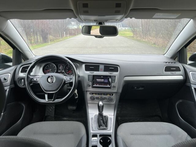 Черный Фольксваген Гольф, объемом двигателя 1.4 л и пробегом 210 тыс. км за 11200 $, фото 18 на Automoto.ua