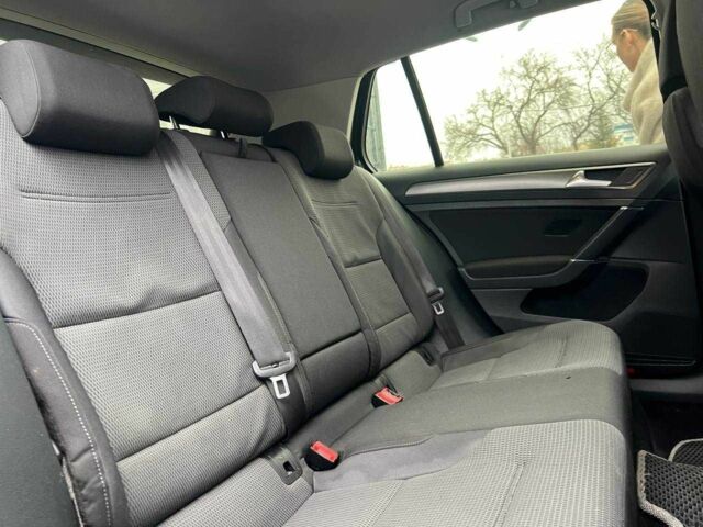 Черный Фольксваген Гольф, объемом двигателя 1.6 л и пробегом 186 тыс. км за 12700 $, фото 19 на Automoto.ua