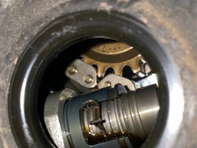 Чорний Фольксваген Гольф, об'ємом двигуна 2 л та пробігом 210 тис. км за 10999 $, фото 15 на Automoto.ua