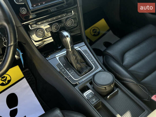 Черный Фольксваген Гольф, объемом двигателя 1.4 л и пробегом 179 тыс. км за 15300 $, фото 16 на Automoto.ua