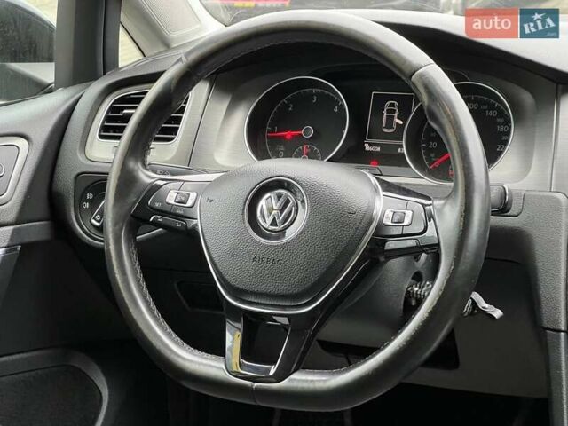 Черный Фольксваген Гольф, объемом двигателя 1.6 л и пробегом 186 тыс. км за 12700 $, фото 13 на Automoto.ua