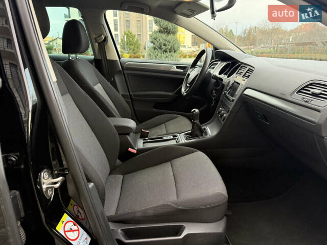 Черный Фольксваген Гольф, объемом двигателя 1.2 л и пробегом 185 тыс. км за 9700 $, фото 14 на Automoto.ua