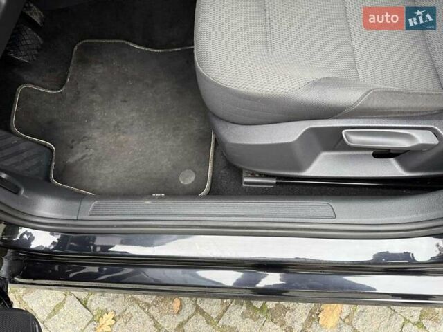 Фольксваген Гольф 2013 в Черновцах на Automoto.ua Черный Фольксваген Гольф, объемом двигателя 1.6 л и пробегом 182 тыс. км за 11800 $, фото 10 на Automoto.ua