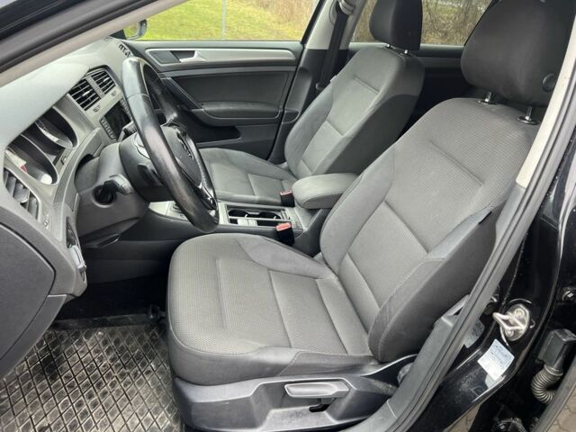 Черный Фольксваген Гольф, объемом двигателя 1.4 л и пробегом 210 тыс. км за 11200 $, фото 9 на Automoto.ua