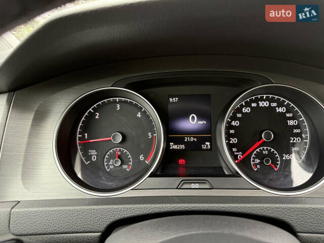 Черный Фольксваген Гольф, объемом двигателя 1.6 л и пробегом 248 тыс. км за 9000 $, фото 29 на Automoto.ua