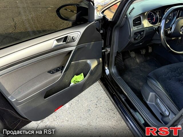 Черный Фольксваген Гольф, объемом двигателя 2 л и пробегом 361 тыс. км за 9600 $, фото 6 на Automoto.ua