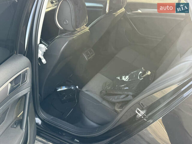 Черный Фольксваген Гольф, объемом двигателя 2 л и пробегом 361 тыс. км за 9600 $, фото 9 на Automoto.ua