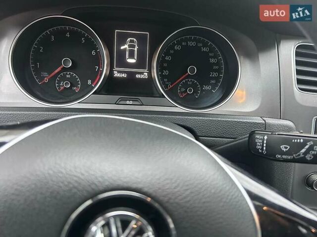 Черный Фольксваген Гольф, объемом двигателя 1.4 л и пробегом 200 тыс. км за 10950 $, фото 3 на Automoto.ua