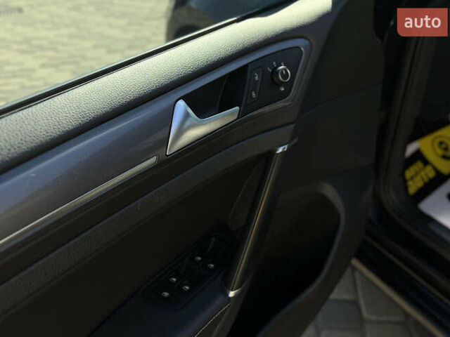 Черный Фольксваген Гольф, объемом двигателя 1.4 л и пробегом 179 тыс. км за 15300 $, фото 21 на Automoto.ua