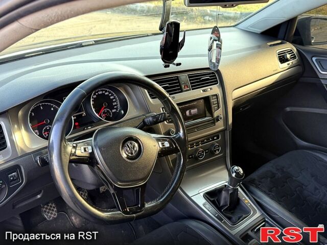 Черный Фольксваген Гольф, объемом двигателя 2 л и пробегом 361 тыс. км за 9600 $, фото 7 на Automoto.ua