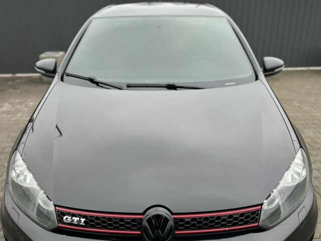 Черный Фольксваген Гольф, объемом двигателя 2 л и пробегом 200 тыс. км за 12000 $, фото 1 на Automoto.ua