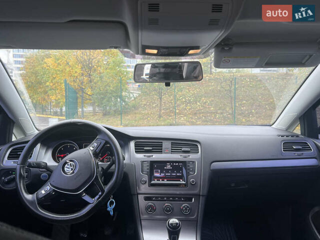 Черный Фольксваген Гольф, объемом двигателя 1.6 л и пробегом 272 тыс. км за 10000 $, фото 8 на Automoto.ua