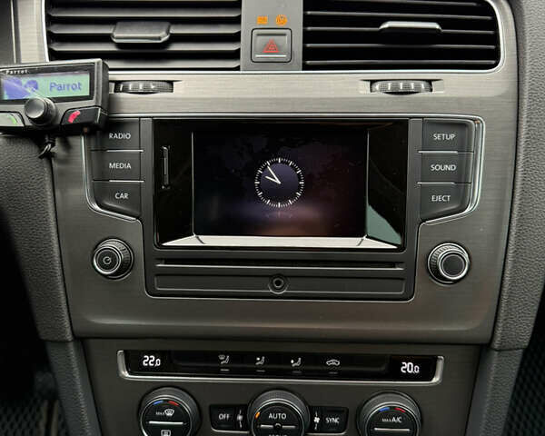 Черный Фольксваген Гольф, объемом двигателя 1.6 л и пробегом 248 тыс. км за 8700 $, фото 26 на Automoto.ua