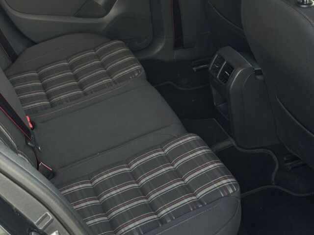 Чорний Фольксваген Гольф, об'ємом двигуна 2 л та пробігом 210 тис. км за 10999 $, фото 10 на Automoto.ua