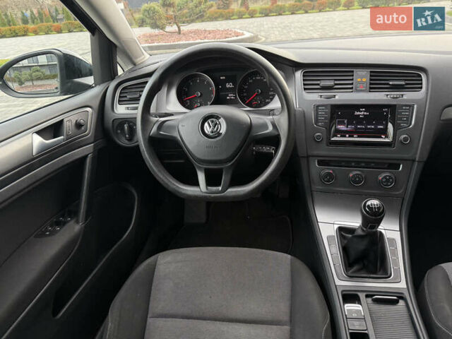 Черный Фольксваген Гольф, объемом двигателя 1.2 л и пробегом 185 тыс. км за 9700 $, фото 11 на Automoto.ua