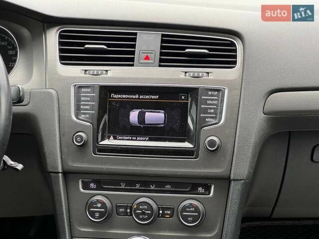 Черный Фольксваген Гольф, объемом двигателя 1.6 л и пробегом 186 тыс. км за 12700 $, фото 15 на Automoto.ua