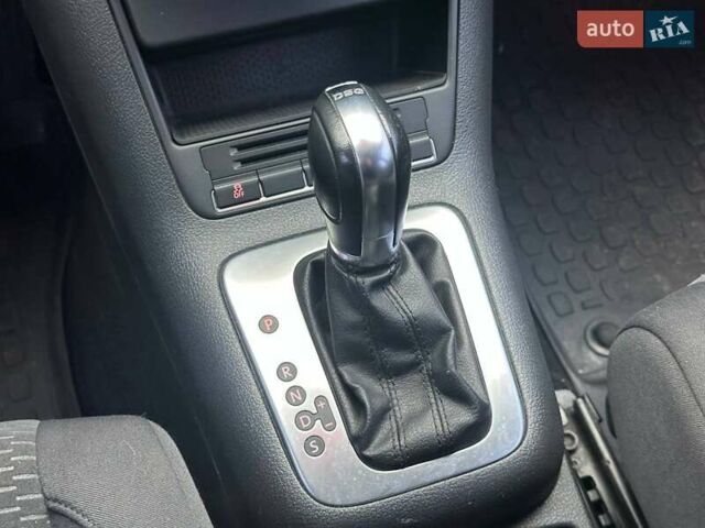 Черный Фольксваген Гольф, объемом двигателя 1.6 л и пробегом 178 тыс. км за 11990 $, фото 17 на Automoto.ua