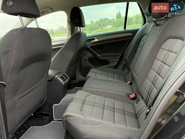 Черный Фольксваген Гольф, объемом двигателя 1.6 л и пробегом 248 тыс. км за 8700 $, фото 16 на Automoto.ua