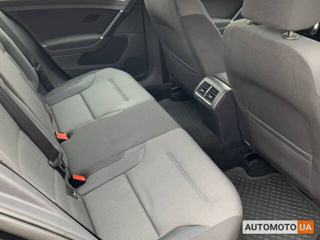 Черный Фольксваген Гольф, объемом двигателя 2 л и пробегом 164 тыс. км за 13100 $, фото 4 на Automoto.ua