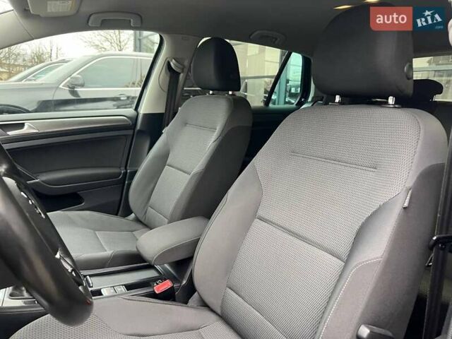 Черный Фольксваген Гольф, объемом двигателя 1.6 л и пробегом 186 тыс. км за 12700 $, фото 8 на Automoto.ua