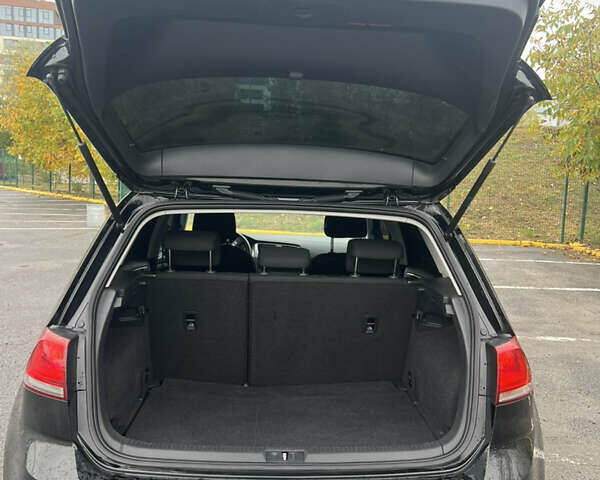 Черный Фольксваген Гольф, объемом двигателя 1.6 л и пробегом 272 тыс. км за 10000 $, фото 3 на Automoto.ua